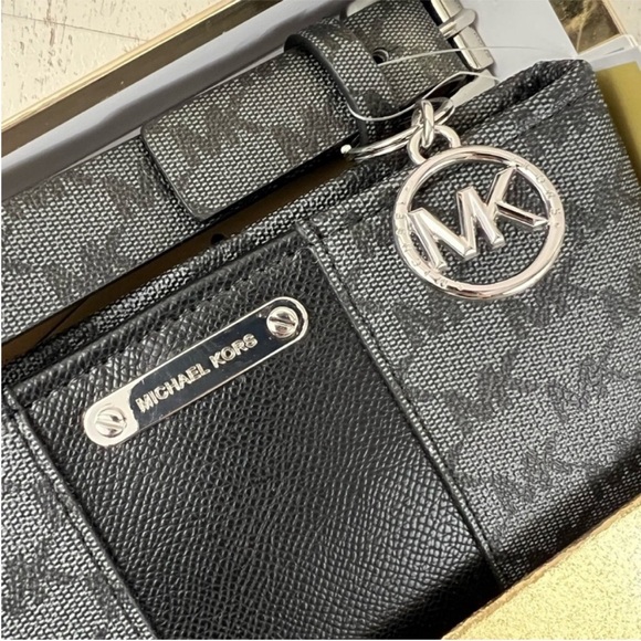 L/XL Michael Kors Logo Wallet Belt Bag Fanny Pack - Picture 3 of 7